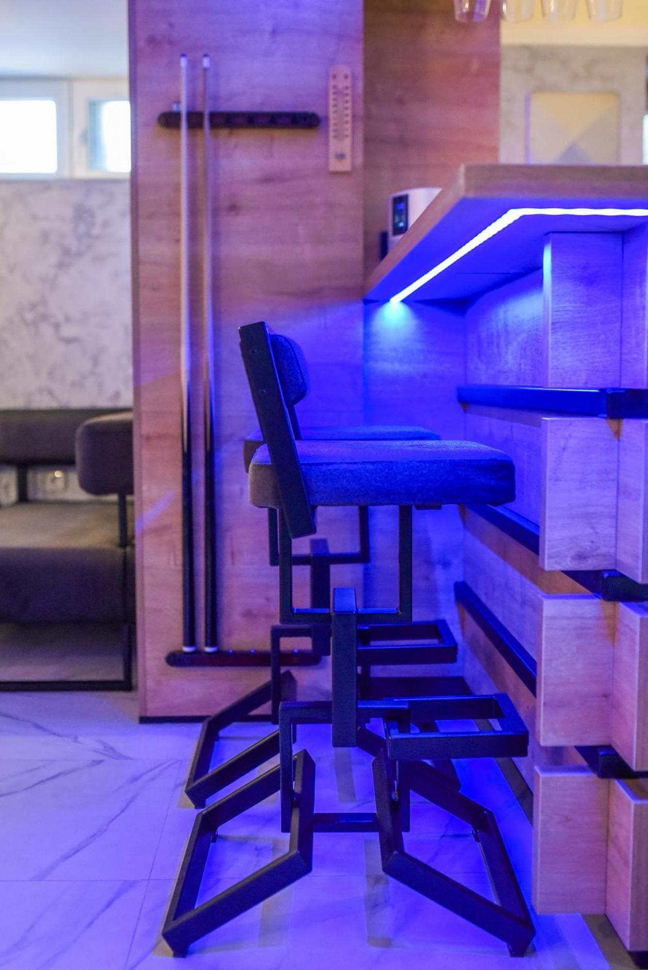 La Luna Premium Deluxe Apartment With Free Jacuzzi, Bikes & Covered Parking Nasice Esterno foto