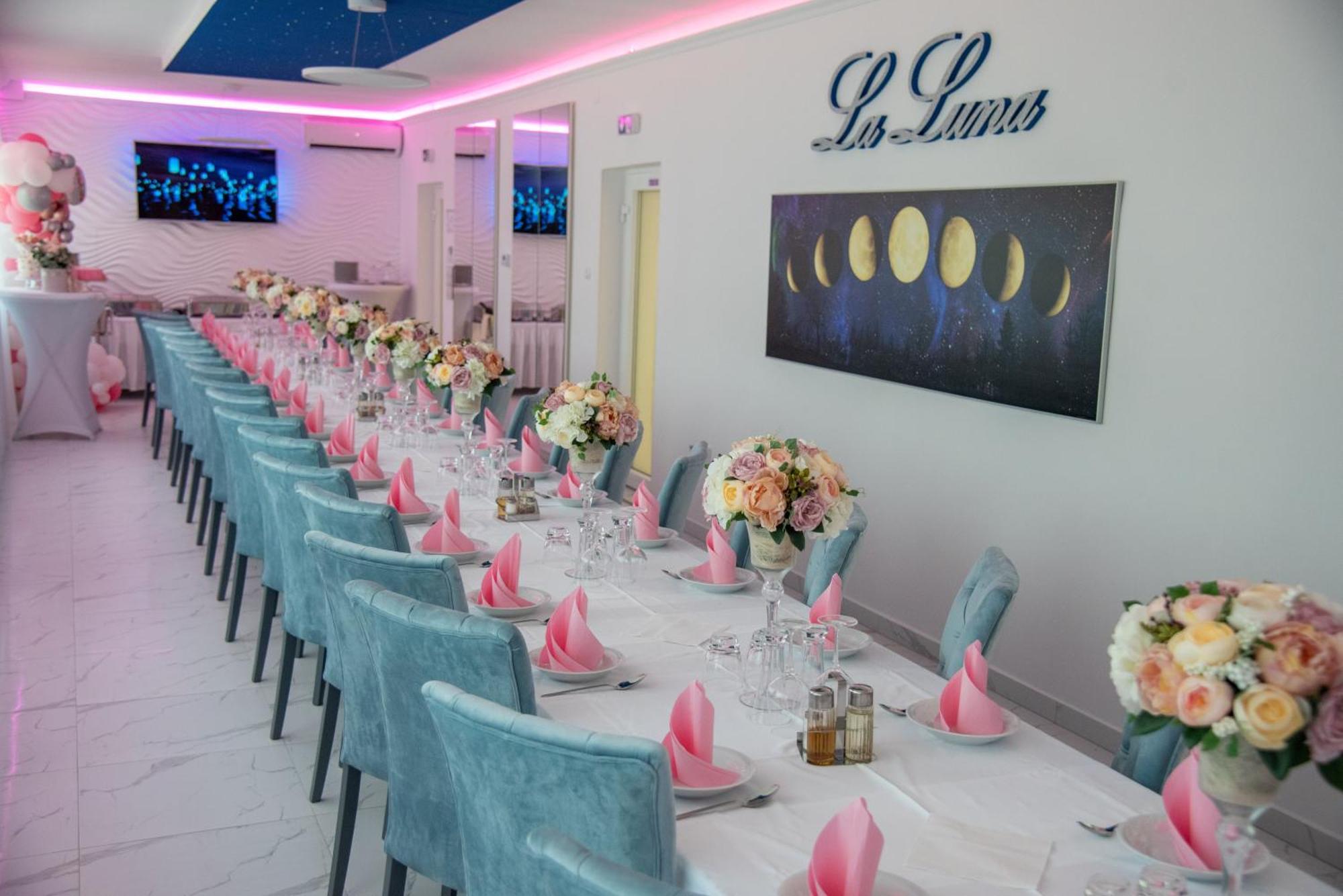 La Luna Premium Deluxe Apartment With Free Jacuzzi, Bikes & Covered Parking Nasice Esterno foto