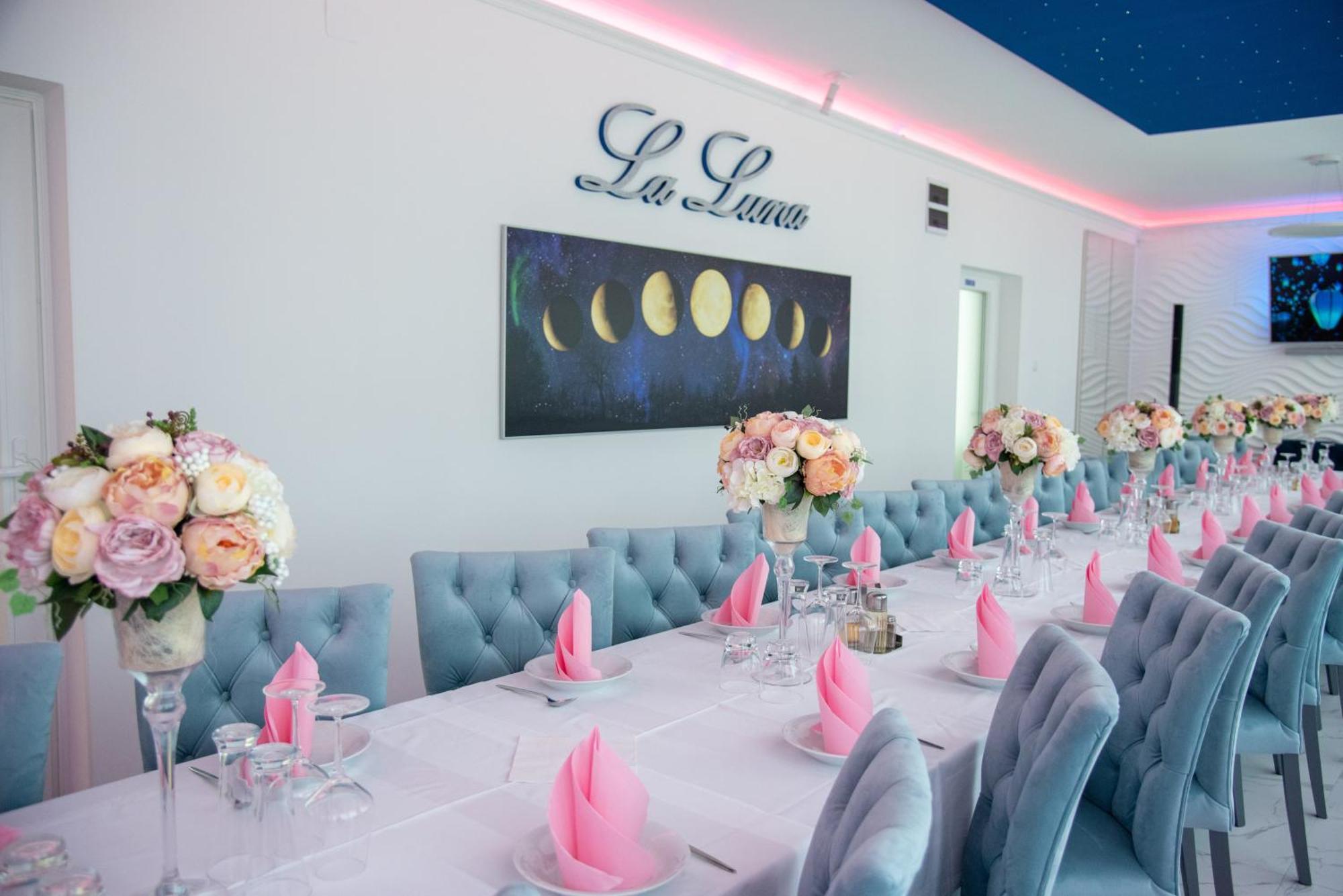 La Luna Premium Deluxe Apartment With Free Jacuzzi, Bikes & Covered Parking Nasice Esterno foto