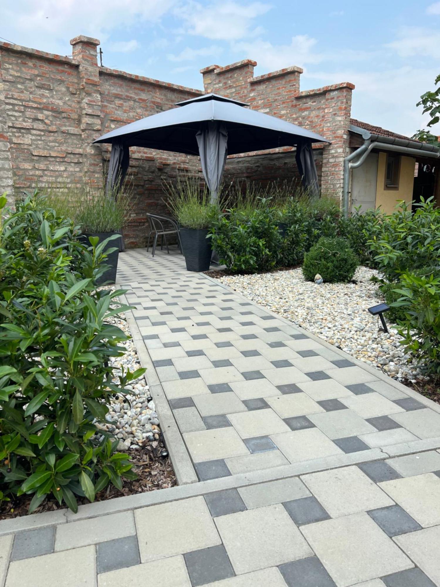 La Luna Premium Deluxe Apartment With Free Jacuzzi, Bikes & Covered Parking Nasice Esterno foto